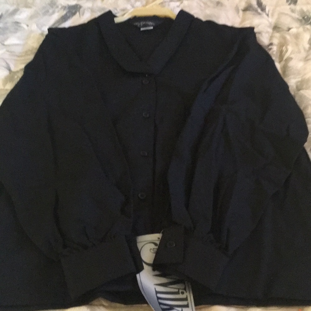 Woman’s blouse - Picture 3 of 4